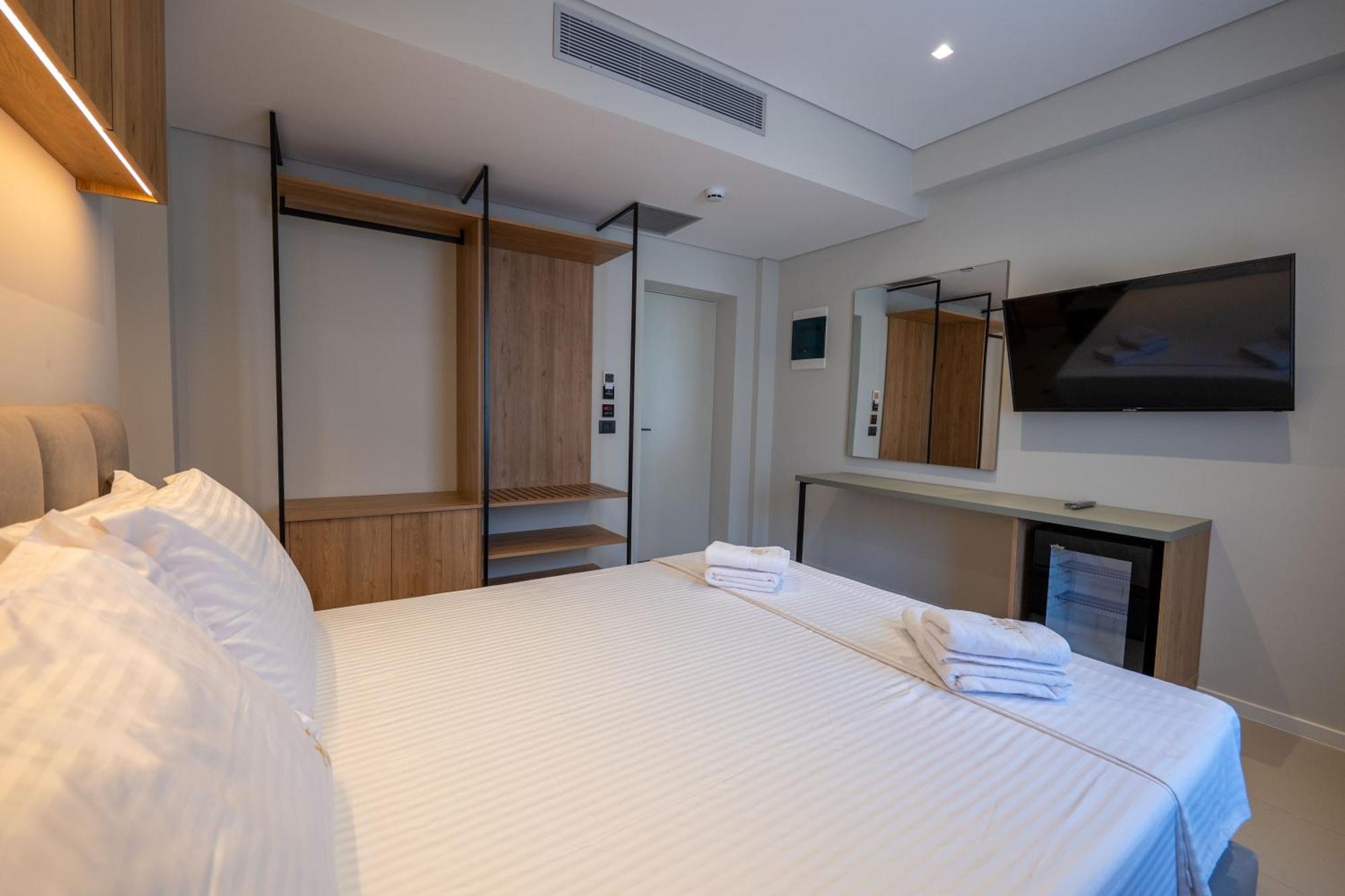 Arel Hotel Sarande Exterior photo